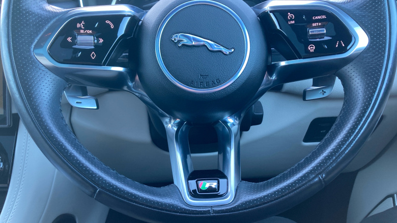 Jaguar F-Pace 2.0 D200 R-Dynamic Black 5dr Auto AWD Diesel Estate